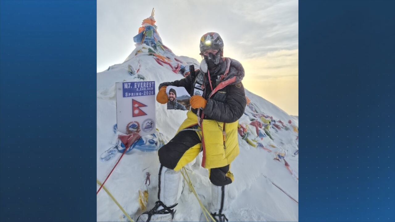 Mass. runner smashes 23-year Mount Everest record, reaches summit